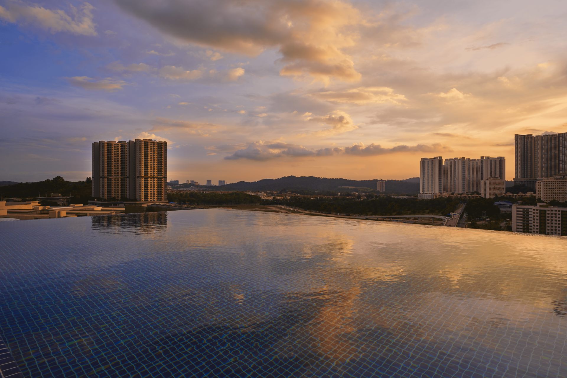 Hyatt Place KL - Pool Sunset